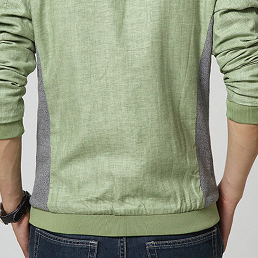 Chaqueta ligera de hombre con cuello alto: prenda con paneles en los hombros y cremallera para un estilo casual de temporada