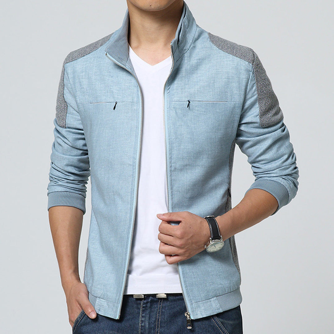 Chaqueta ligera de hombre con cuello alto: prenda con paneles en los hombros y cremallera para un estilo casual de temporada