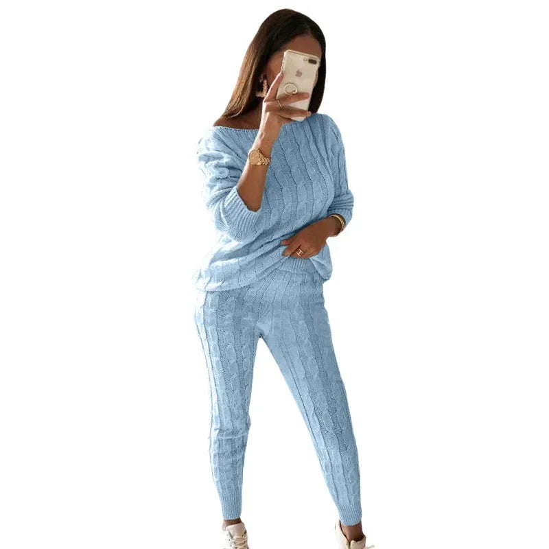 Kabelstrikket trøje og joggingsæt til kvinder med bred halsudskæring – afslappet todelt loungewear-outfit med bukser med manchetter til efterår og vinter