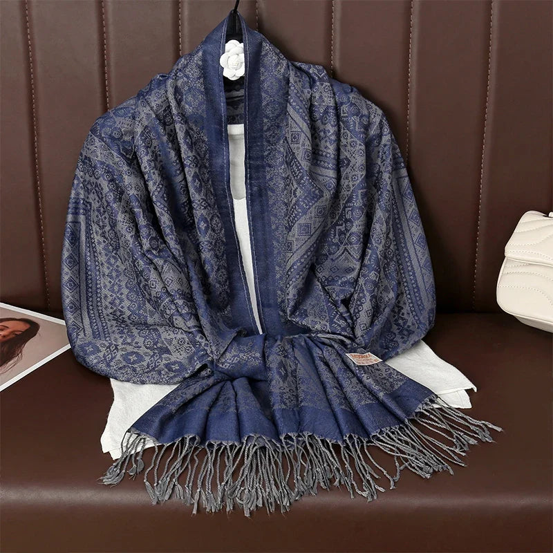 Dámská měkká zimní šála z polyesteru - oversized šál s potiskem a třásněmi pro elegantní podzimní a zimní vrstvení