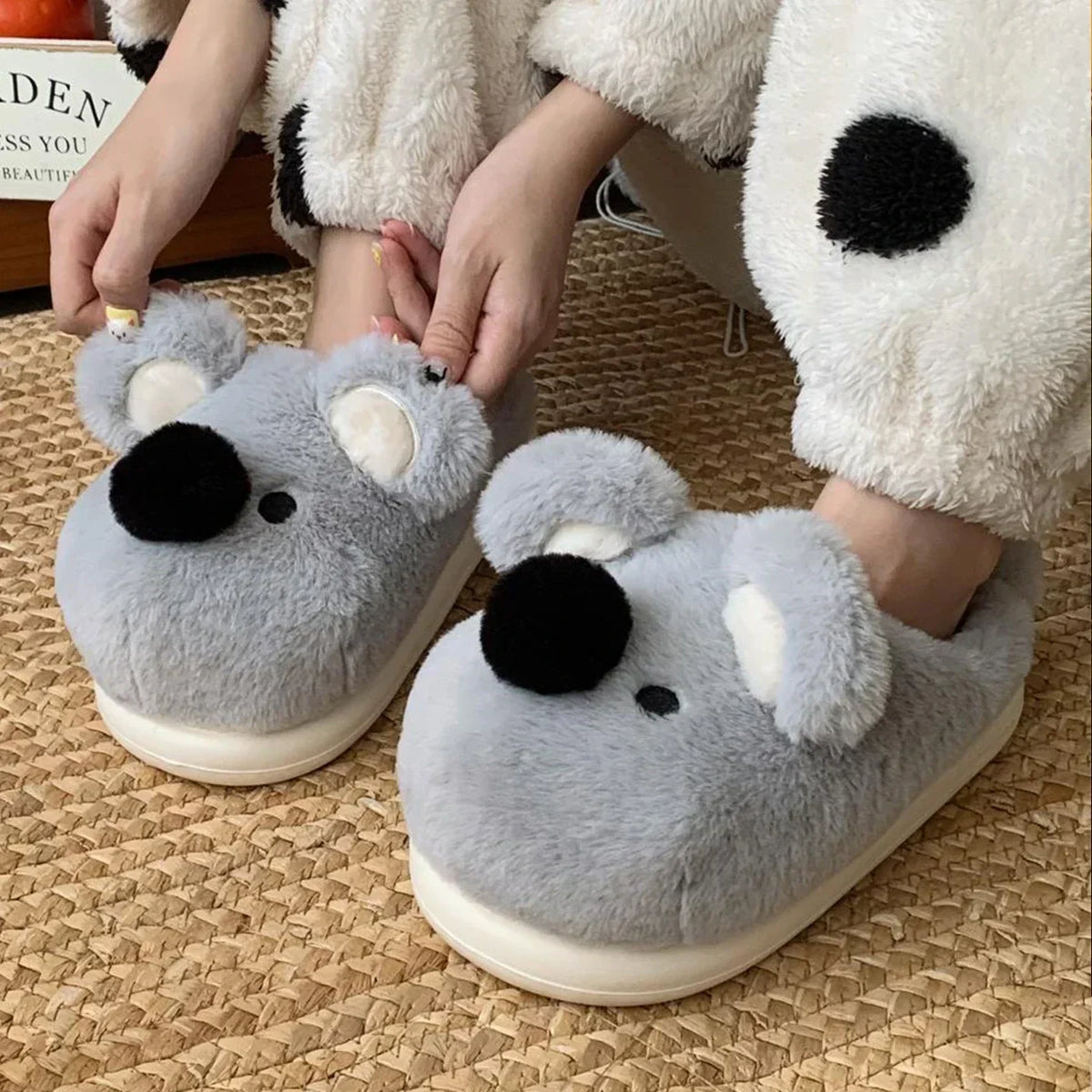 Women’s Koala Plush House Slippers – Fluffy Closed-Toe Shoes with Three-Dimensional Animal Details
