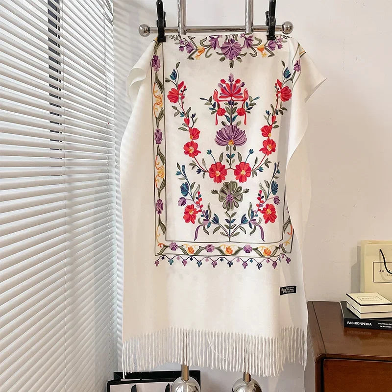 Bufanda de invierno de cachemira para mujer – Estola suave extragrande estampada con flecos para combinar con elegancia en climas fríos