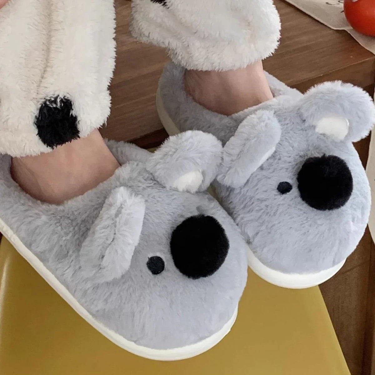 Women’s Koala Plush House Slippers – Fluffy Closed-Toe Shoes with Three-Dimensional Animal Details