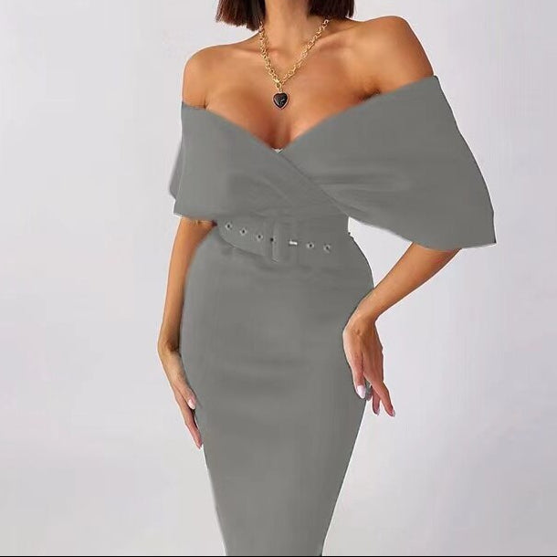 Női testhez simuló ruha váll nélküli, strukturált, öves, midi elegancia