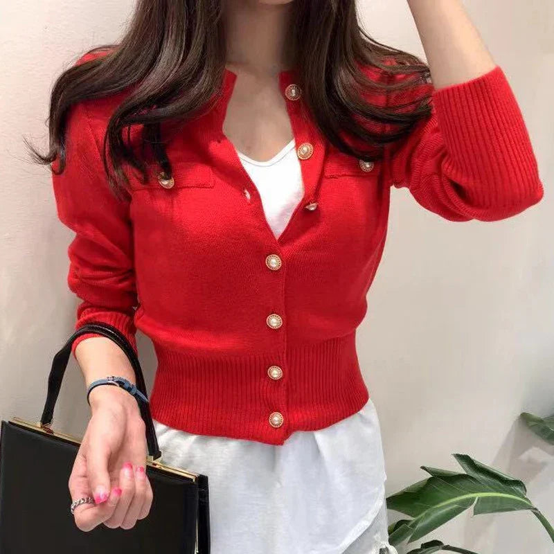 Cardigan elegant de damă din tricot fin - pulover cambrat cu guler înalt și nasturi decorativi cu aspect de perlă, pentru ținute smart casual