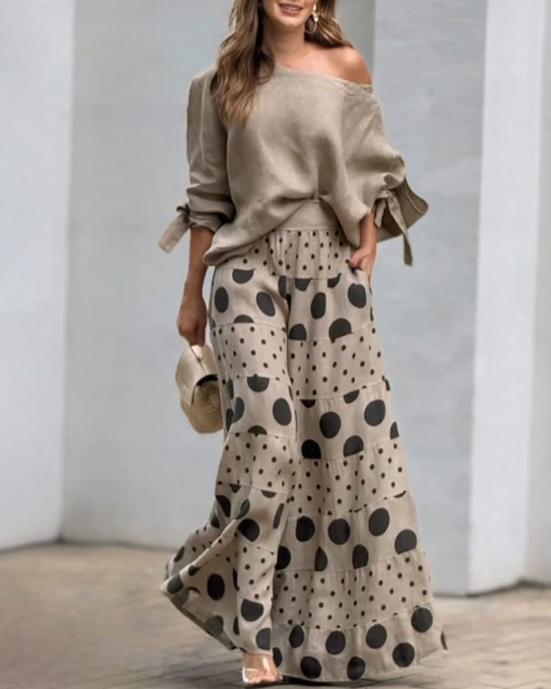 Set de damă cu top drapat, cu umerii goi, și pantaloni evazați cu croială largă, imprimați - ținută lejeră de vară din două piese pentru vacanțe și ținute casual