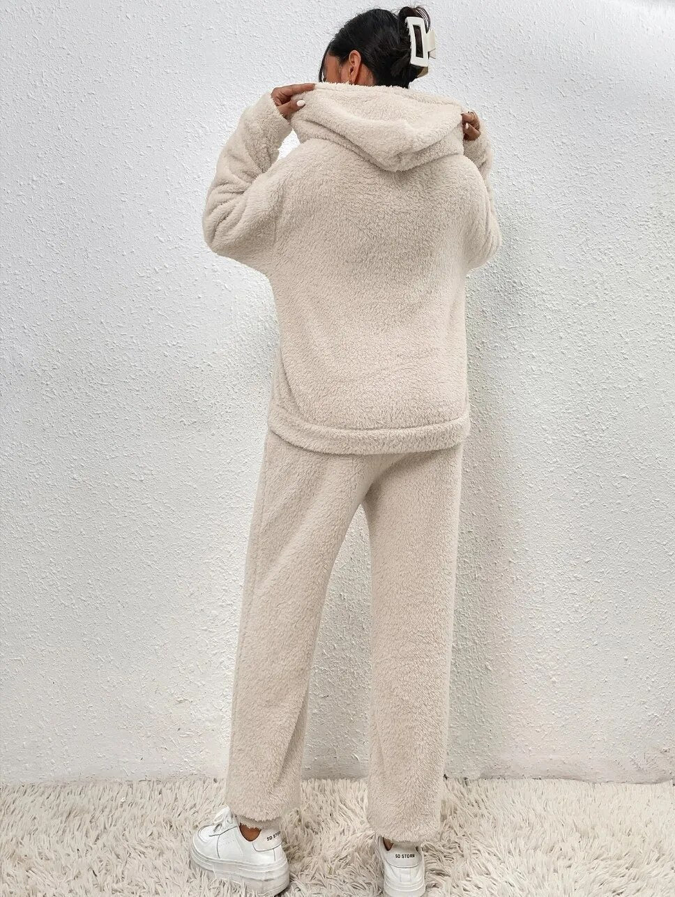 Conjunto de descanso de peluche para mujer: dos piezas de forro polar con capucha para relajarse en invierno
