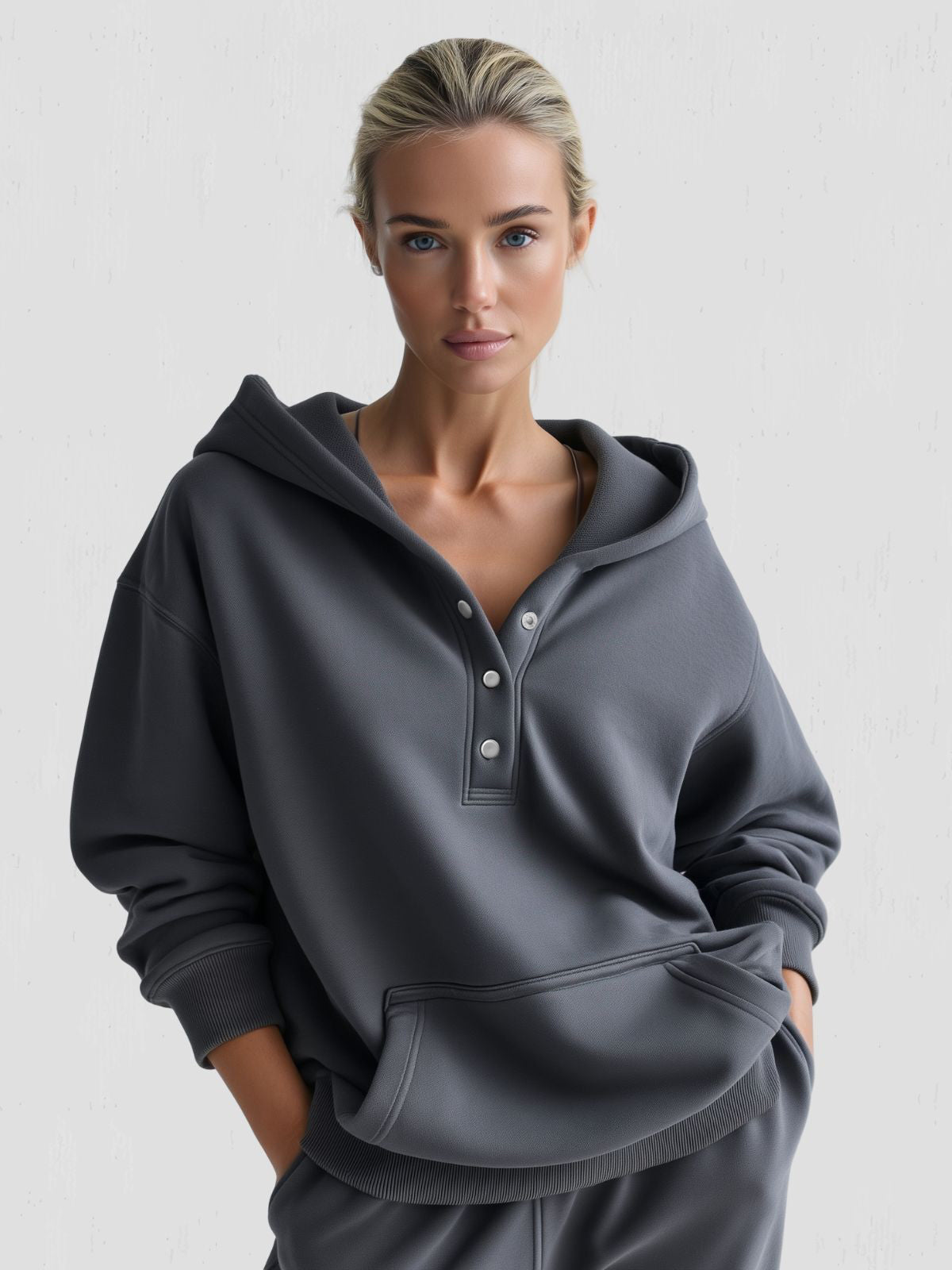 Women’s Oversized Snap-Fit Hoodie – Relaxed Cotton Comfort