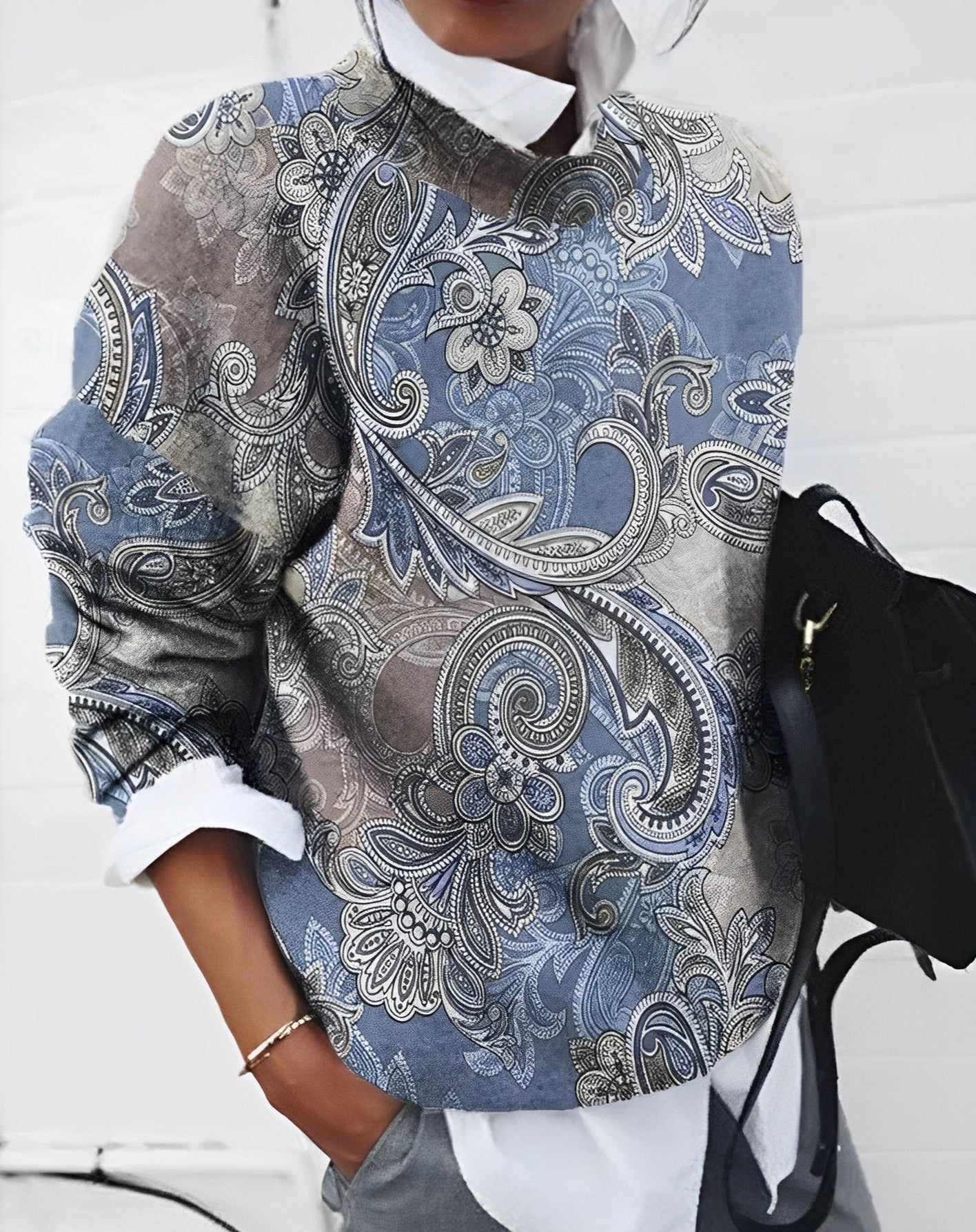 Women’s Relaxed Printed Top with Long Sleeves and Straight Fit