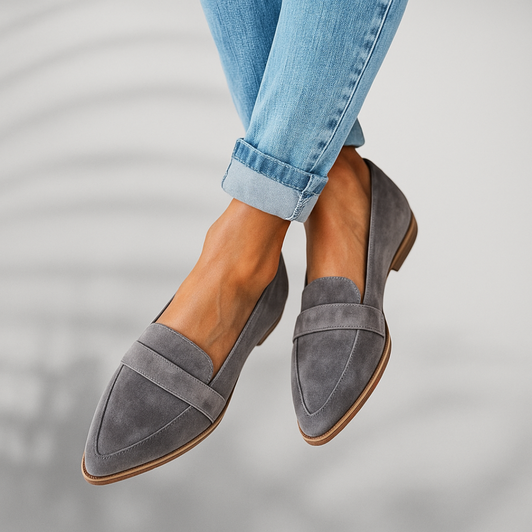 Mocassini Donna Punta in Morbido Camoscio Stile Slip-On Bassi