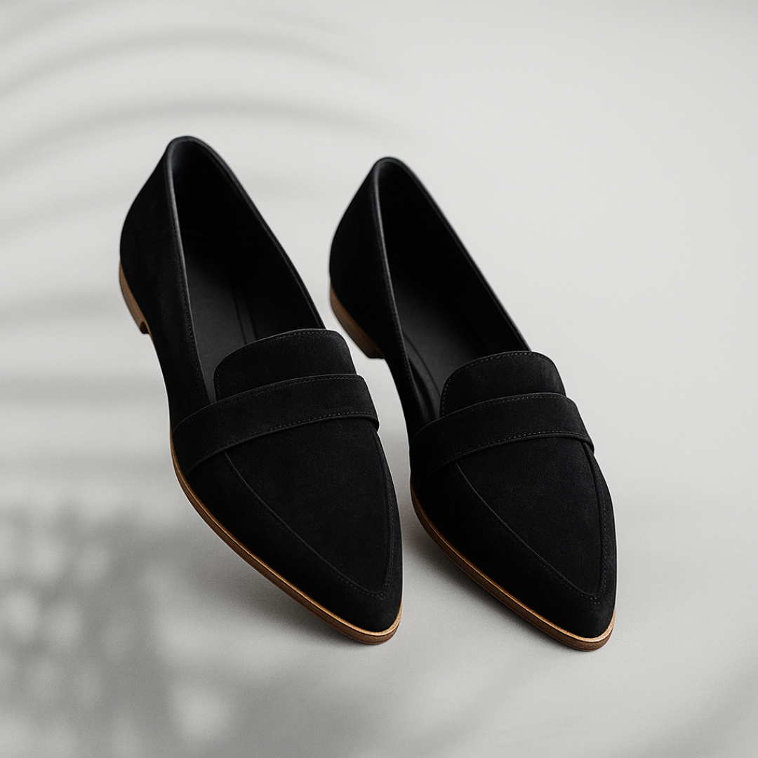 Mocassini Donna Punta in Morbido Camoscio Stile Slip-On Bassi