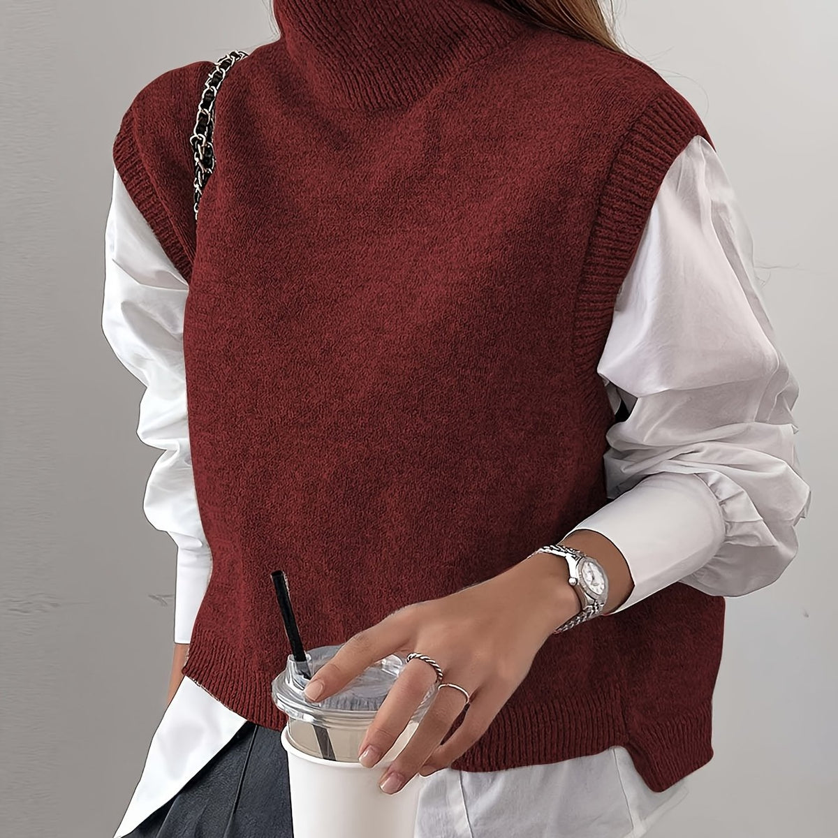 Vestă tricotată cu guler înalt pentru femei, cu borduri reiate și despicături laterale - strat lejer fără mâneci, pentru ținute clasice de zi cu zi și smart casual