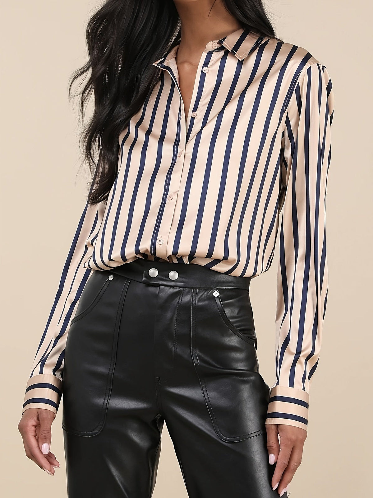 Cămașă elegantă imprimată pentru femei, cu nasturi, guler clasic și mâneci lungi - bluză ușoară cu croială lejeră, pentru birou și ținute casual elegante