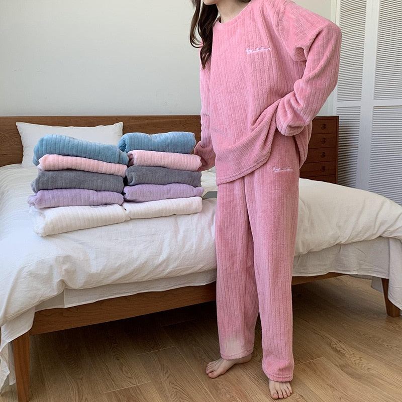 Dameset met geribde fleece top met lange mouwen en broek – zachte, comfortabele tweedelige loungewear voor herfst en winter