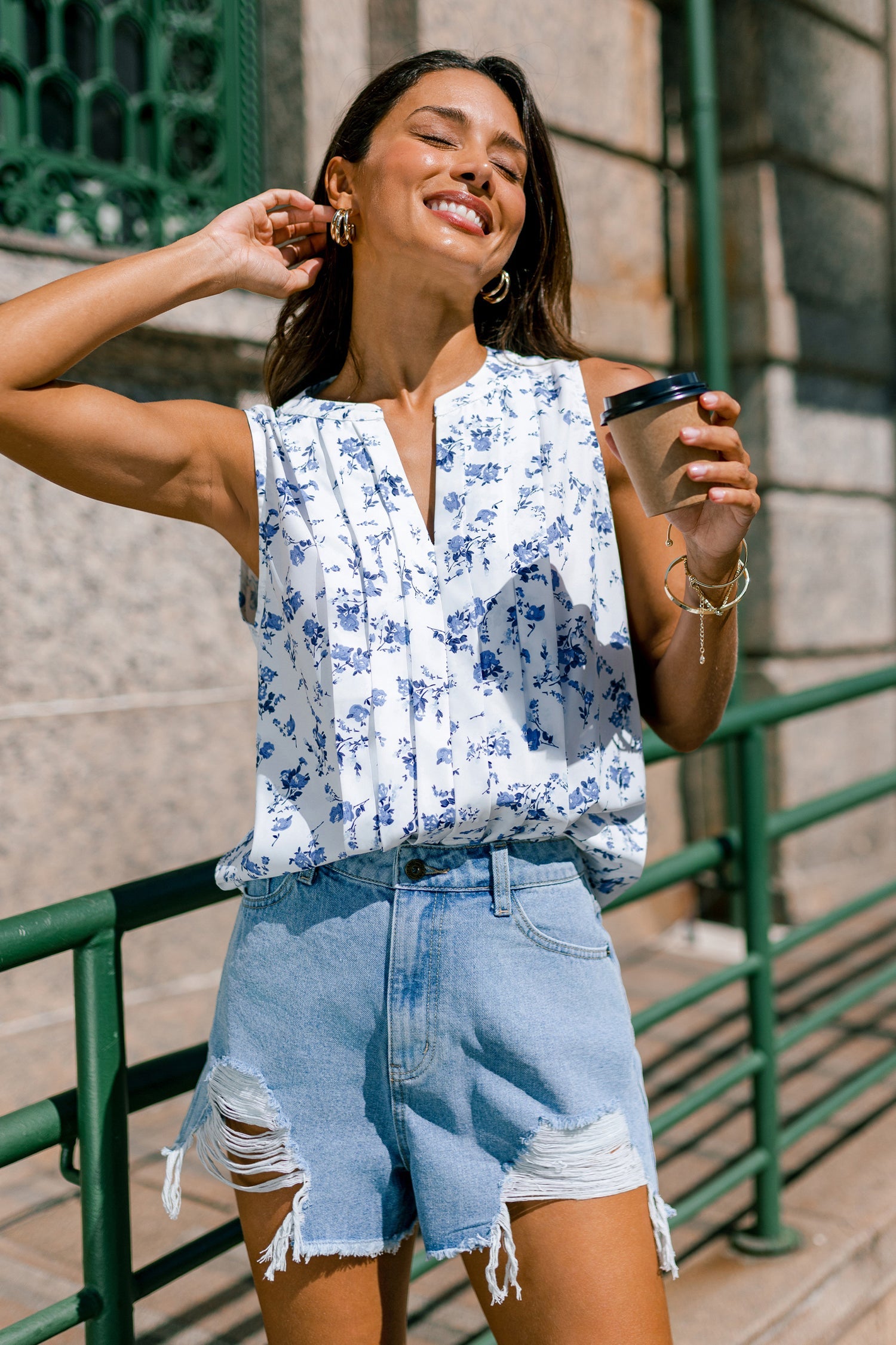 Damebluse uden ærmer med blomsterprint, afslappet sommerpasform