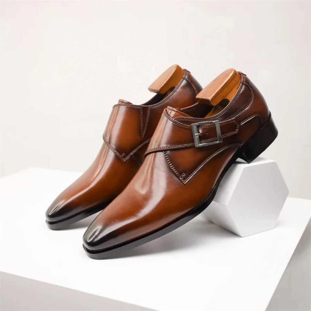 Męskie eleganckie buty typu single monk strap – formalne obuwie zapinane na klamrę do pracy w biurze i na spotkania biznesowe