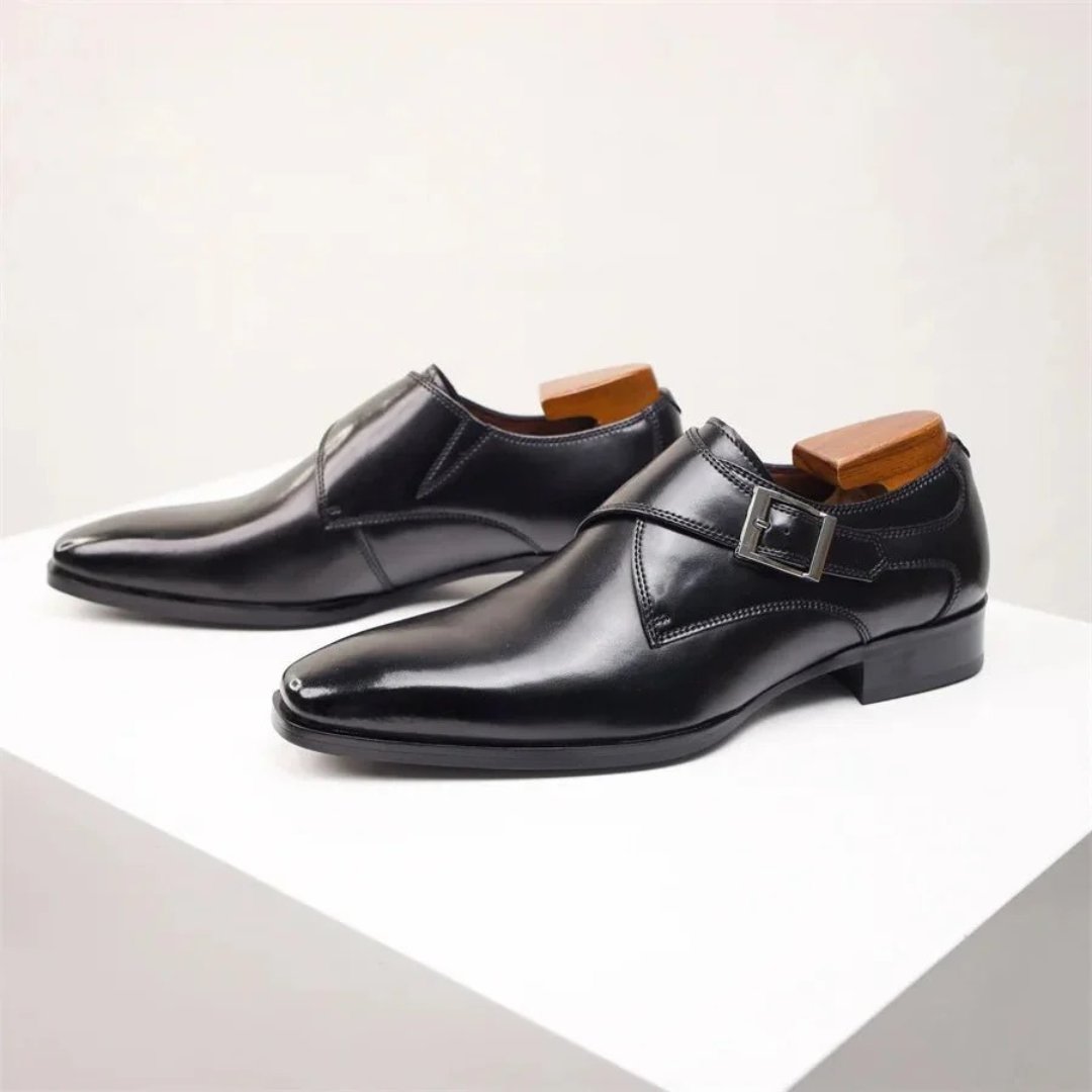 Męskie eleganckie buty typu single monk strap – formalne obuwie zapinane na klamrę do pracy w biurze i na spotkania biznesowe