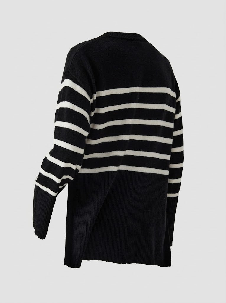 Women’s Striped Colour-Block Knit Sweater – Relaxed Longline Pullover for Modern Winter Layering