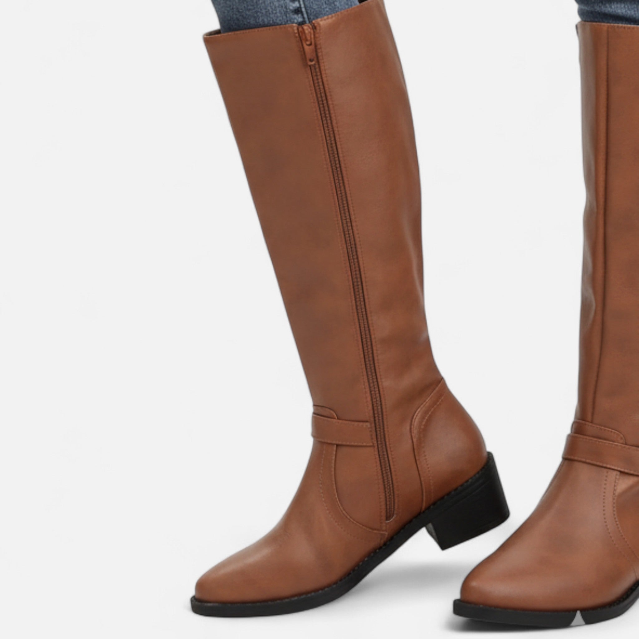 Valmonti | Women’s Pointed-Toe Long Boots