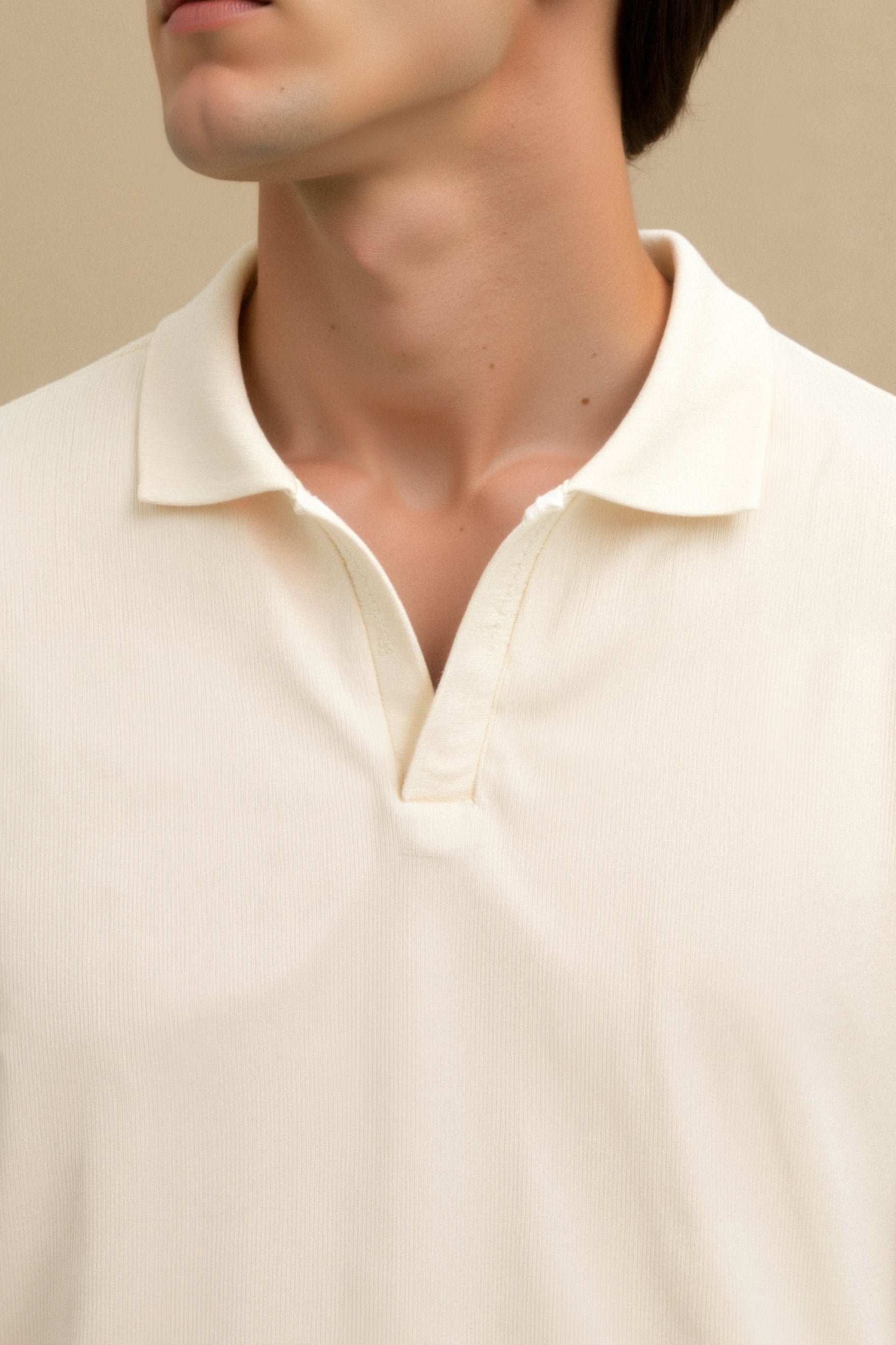 Pánské strukturované polo tričko klasické krátké rukávy výstřih do V regular fit elegantní každodenní nošení