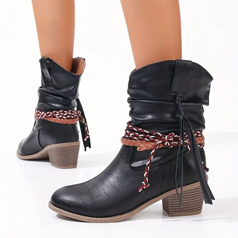 Stivaletti western da donna con cinturini intrecciati e nappine – Modello morbido con tacco largo, per look casual
