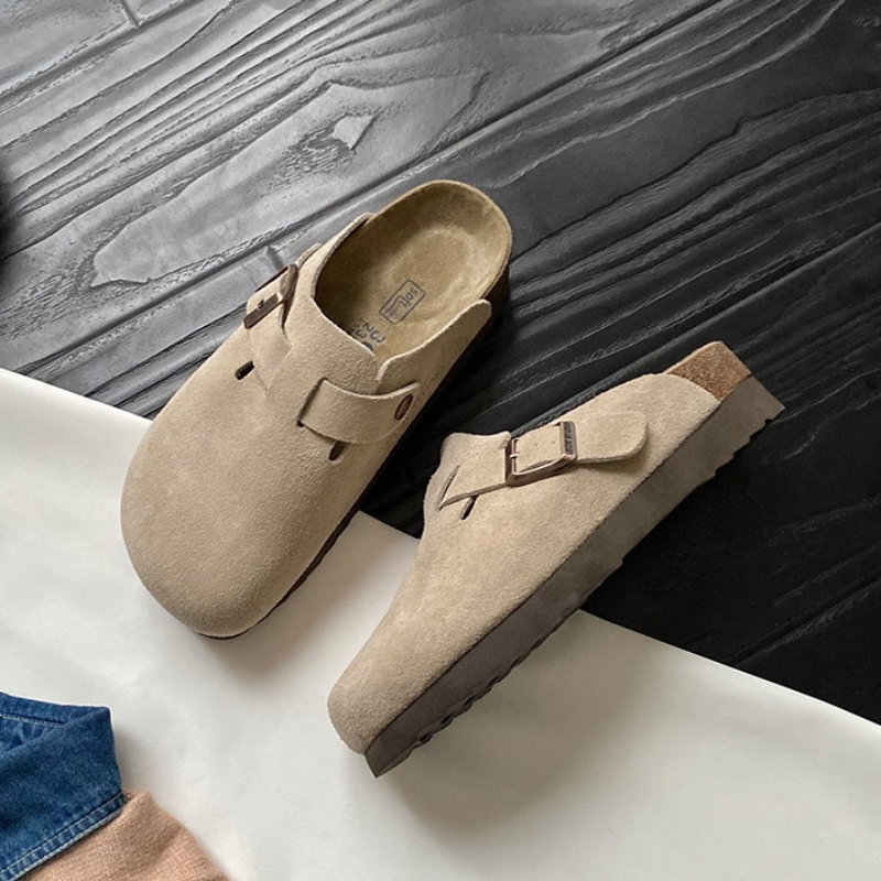 Women’s Leather Buckle Clog Sandals – Closed-Toe Slip-On Footbed Shoes for Travel Weekend Outings Casual City Wear and Relaxed Everyday Styling
