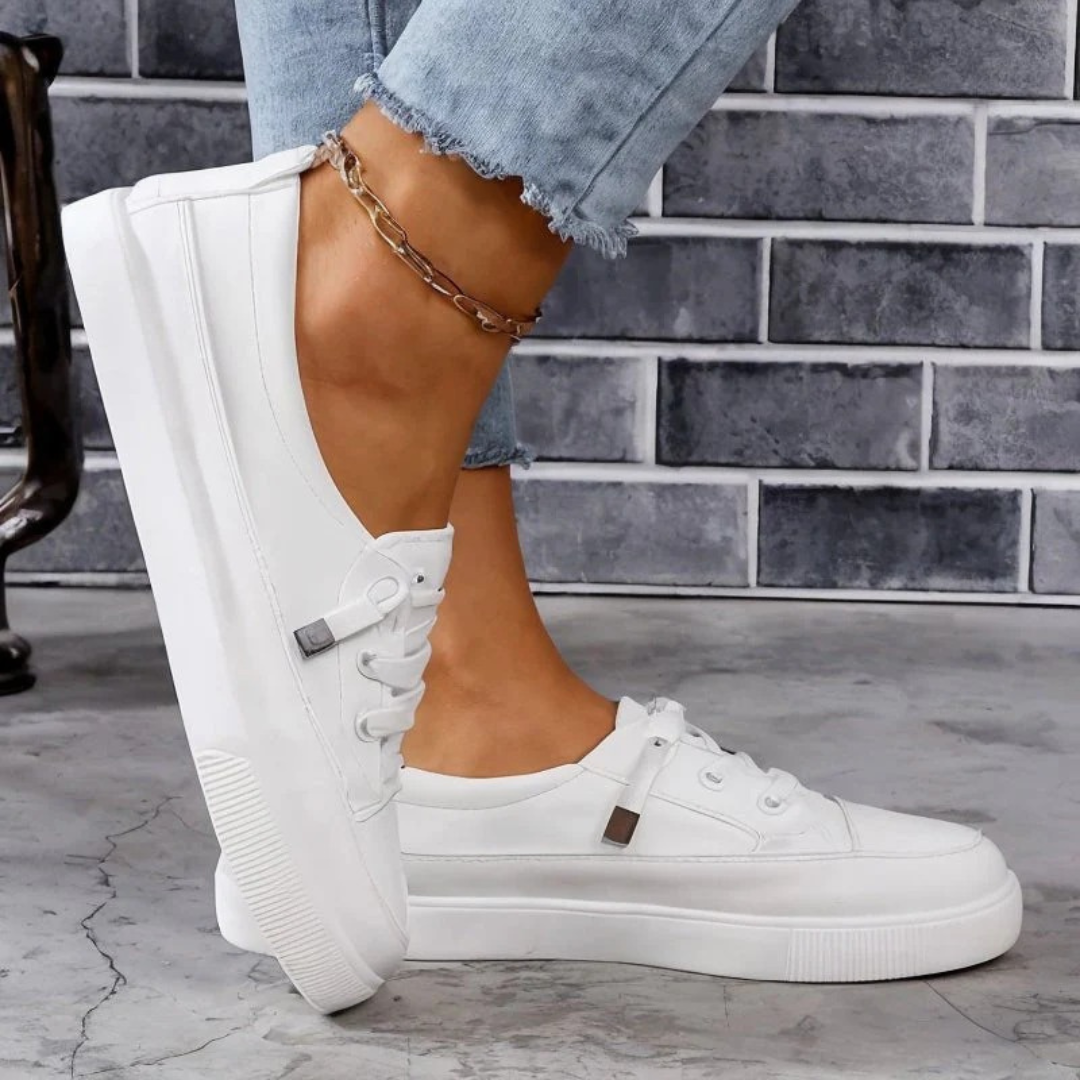 Women’s Lace-Up Casual Trainers – Clean Everyday Shoes for Spring and Autumn