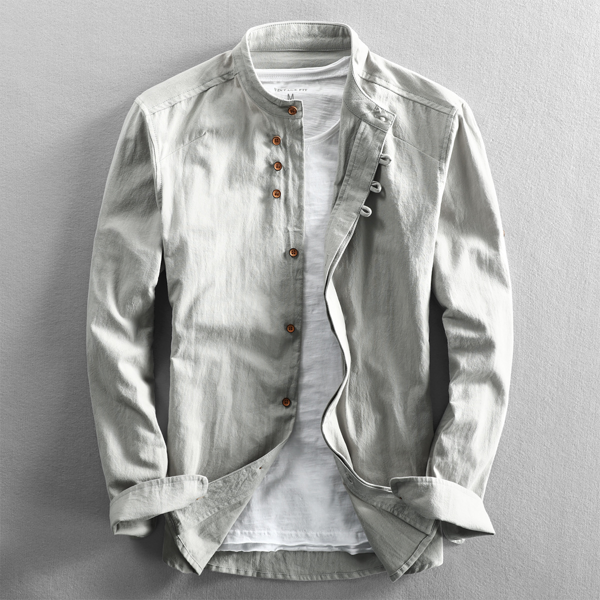 Chemise homme boutonnée à col officier – manches retroussables, style estival pour escapades citadines