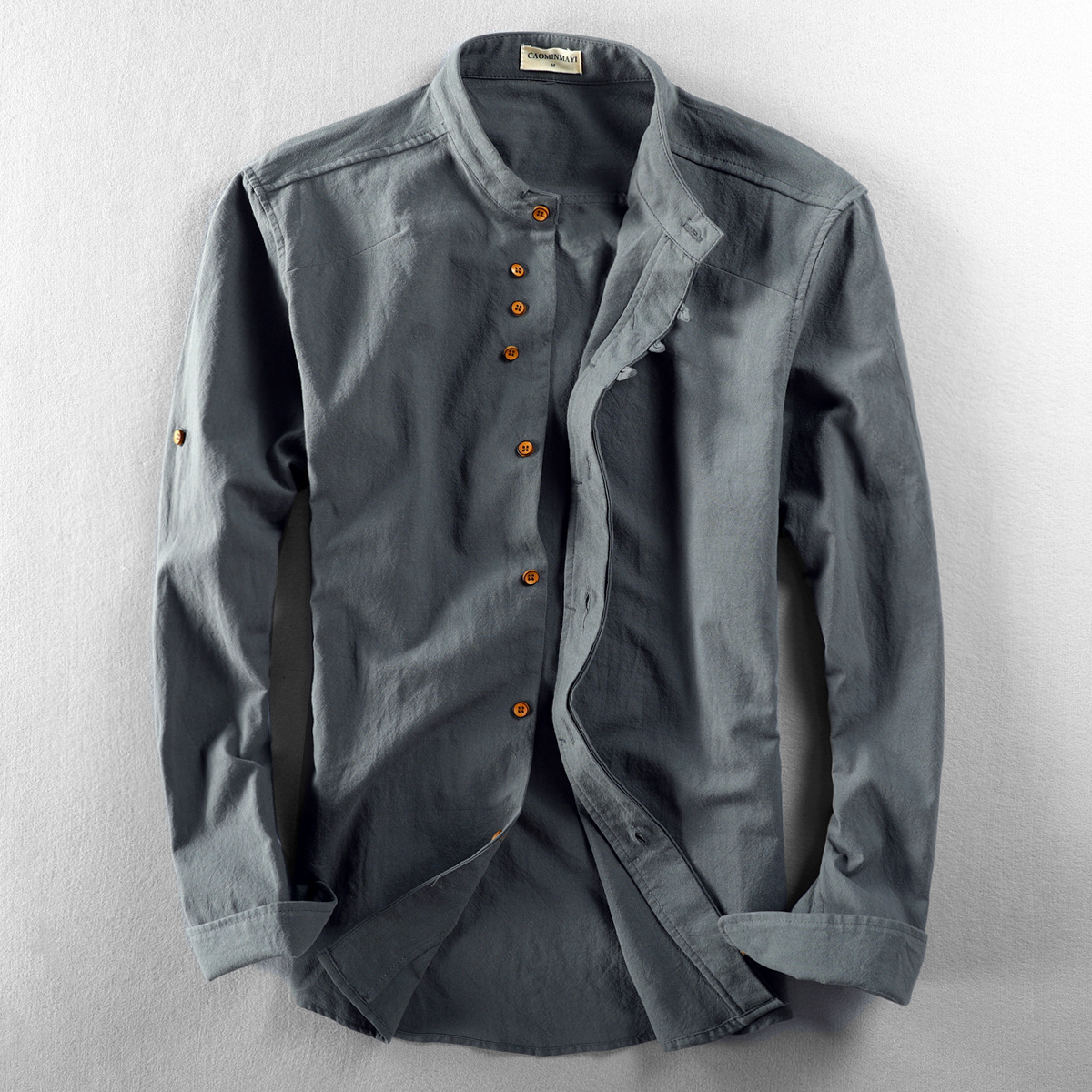 Chemise homme boutonnée à col officier – manches retroussables, style estival pour escapades citadines