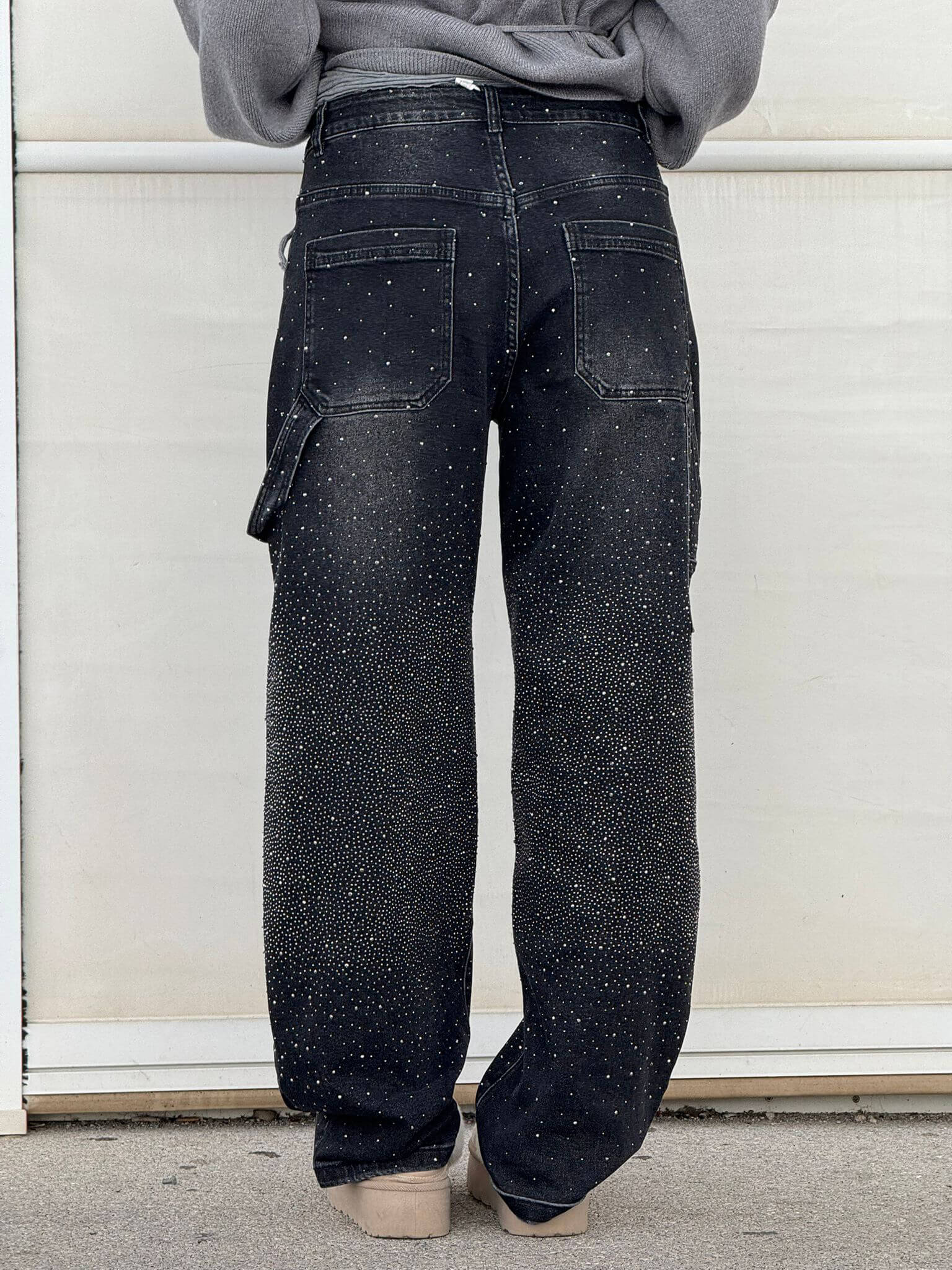 Women’s High-Waist Straight Leg Jeans with Crystal Details – Vintage Denim Look for All-Season Wear and Effortless Elegance