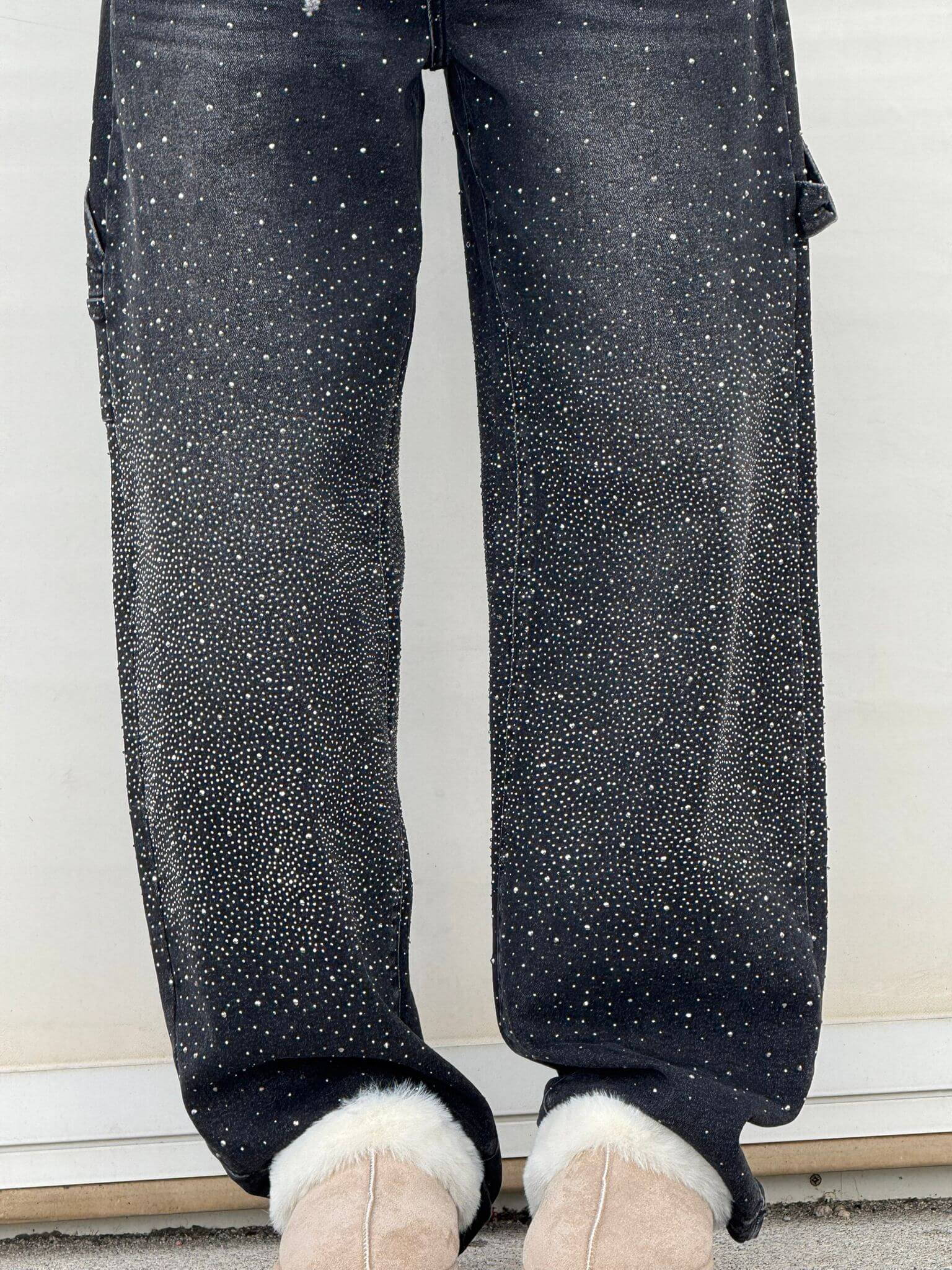 Women’s High-Waist Straight Leg Jeans with Crystal Details – Vintage Denim Look for All-Season Wear and Effortless Elegance