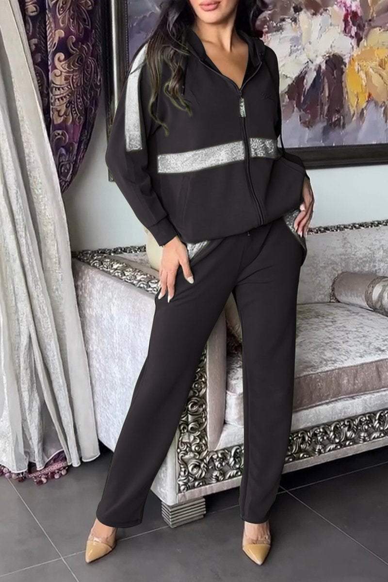 Set pentru femei cu jachetă cu glugă și fermoar și pantaloni lejeri - ținută elegantă din două piese cu panouri contrastante pentru purtare casual de zi cu zi