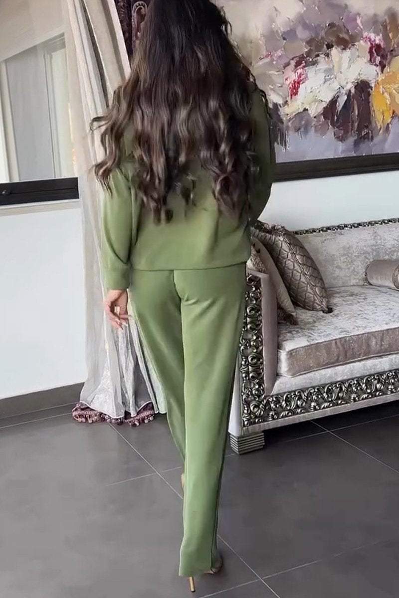 Set pentru femei cu jachetă cu glugă și fermoar și pantaloni lejeri - ținută elegantă din două piese cu panouri contrastante pentru purtare casual de zi cu zi