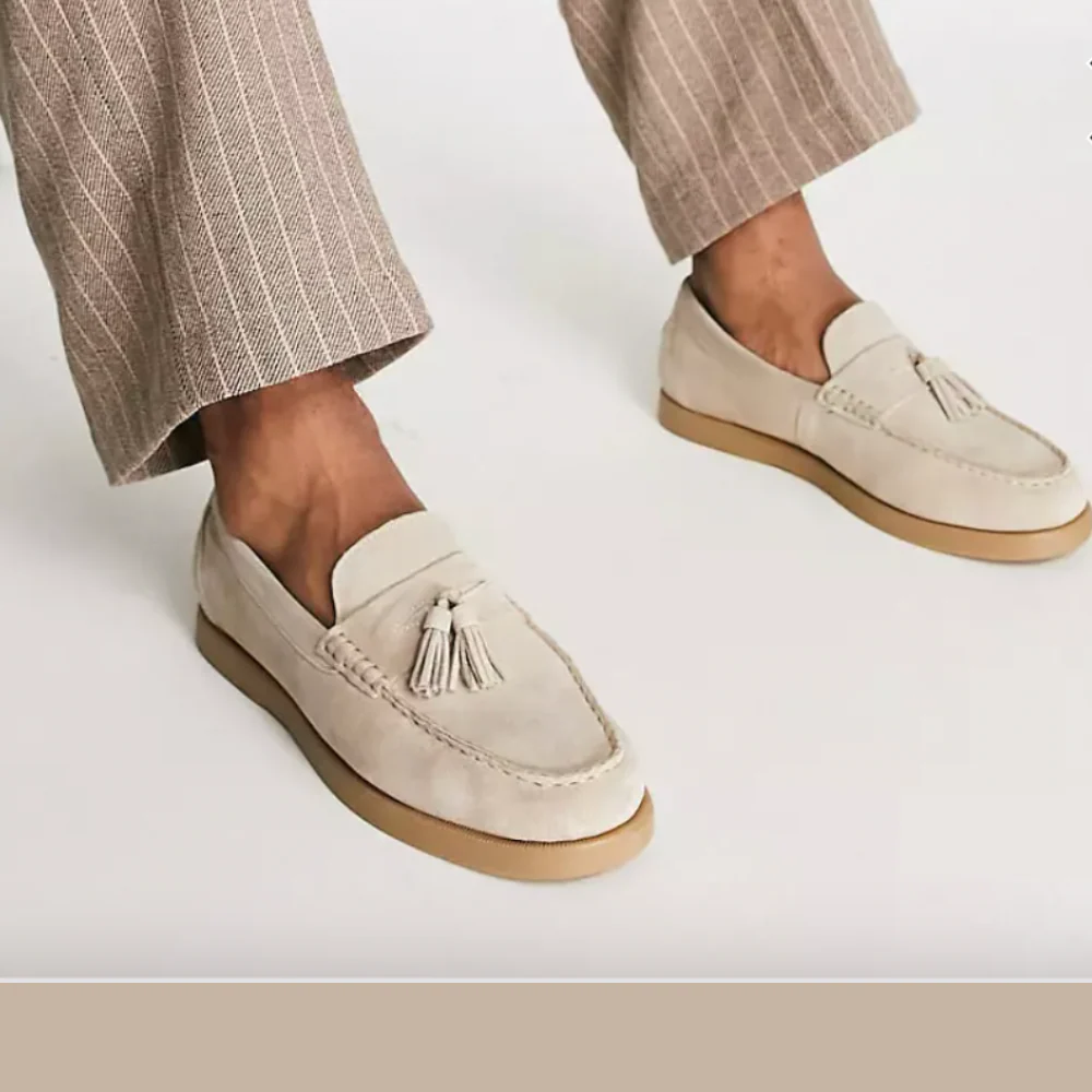 Mokkasiner i ruskind til mænd med kvaster - slip-on-sko med gummisål til smart-casual-brug