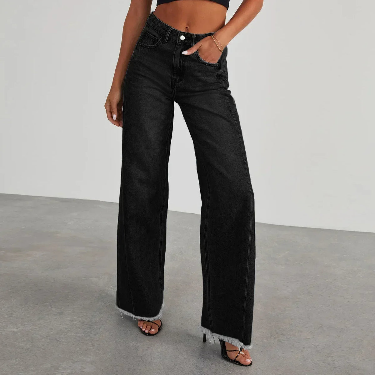 Jean femme taille haute, coupe large - Denim pleine longueur délavé avec ourlet brut pour un style streetwear décontracté, les week-ends, les voyages et un style quotidien moderne