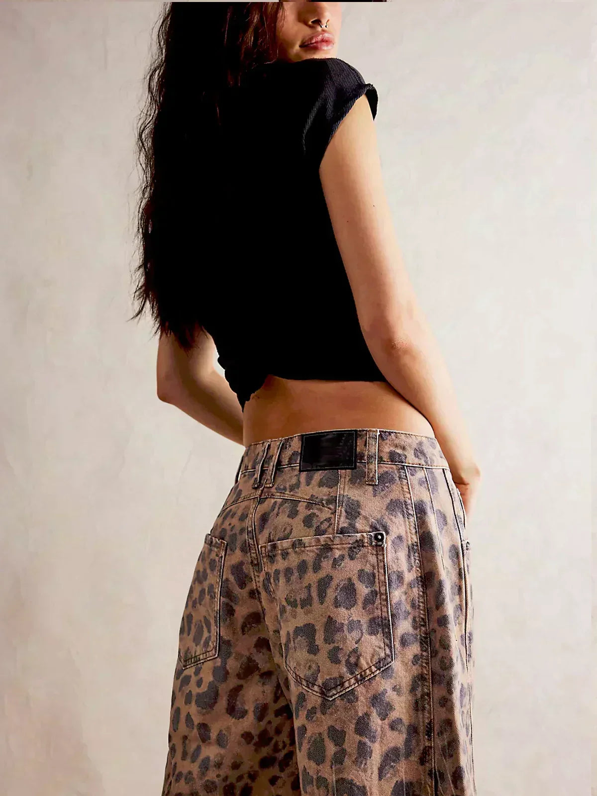 Vaqueros de pierna de barril con estampado animal para mujer - Pantalones vaqueros cortos de corte relajado con estampado de leopardo para looks urbanos informales de fin de semana, viajes, salidas informales y estilos cotidianos llamativos