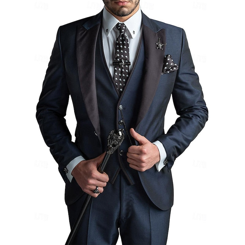 Pánský elegantní třídílný oblek na míru pro slavnostní příležitosti