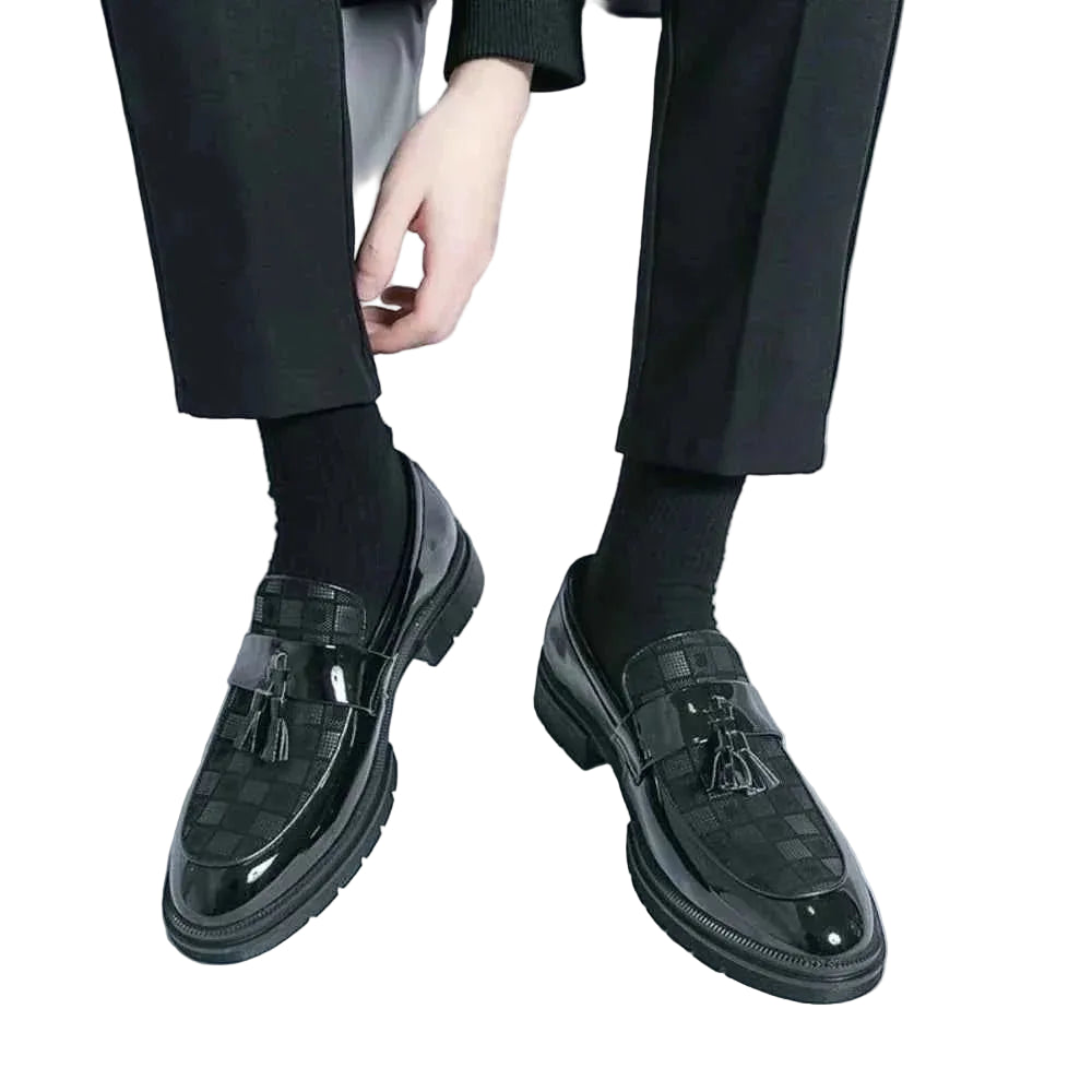 Herren-Loafer mit Karomuster und Quasten – Glänzende Slip-on-Anzugschuhe mit Profilsohle für den Smart-Casual-Look