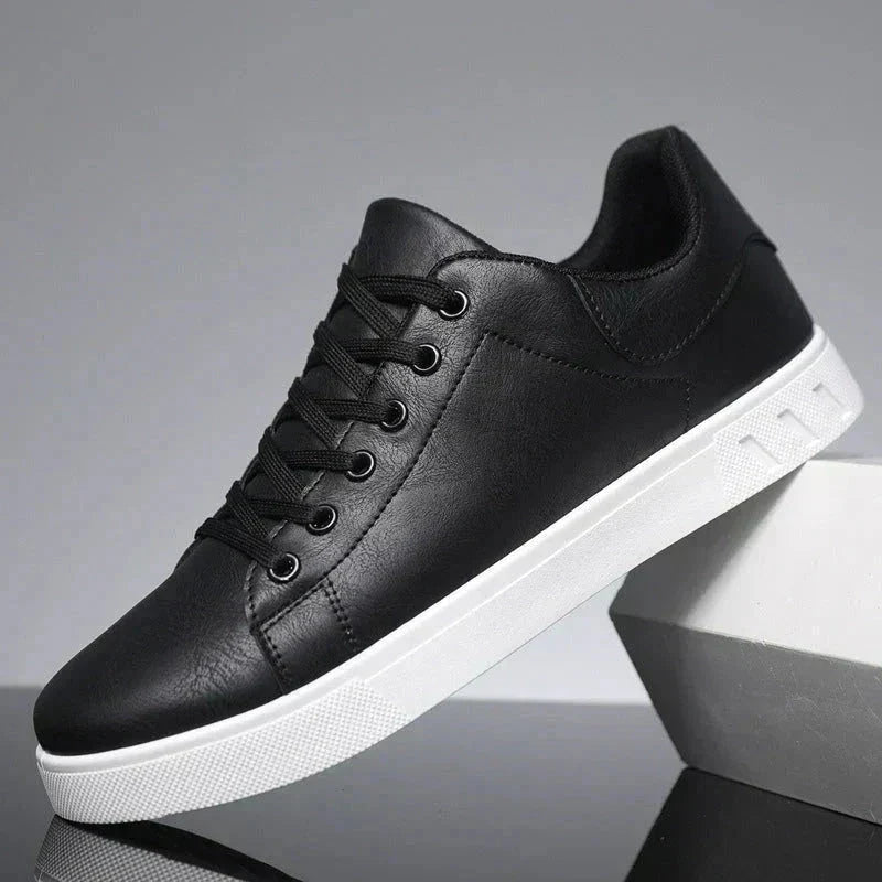 Herresneakers i læder med lav ankel – klassiske, stilfulde hverdagssko til smart casual-look