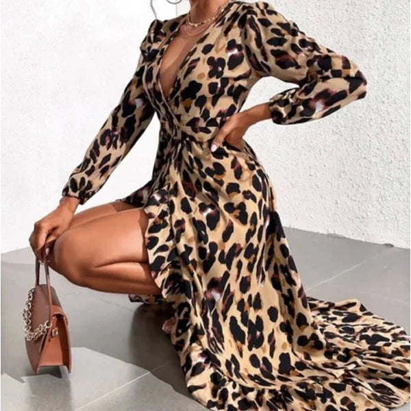 leila-v-hals-jurk-met-luipaardprint-deqalli-7.webp