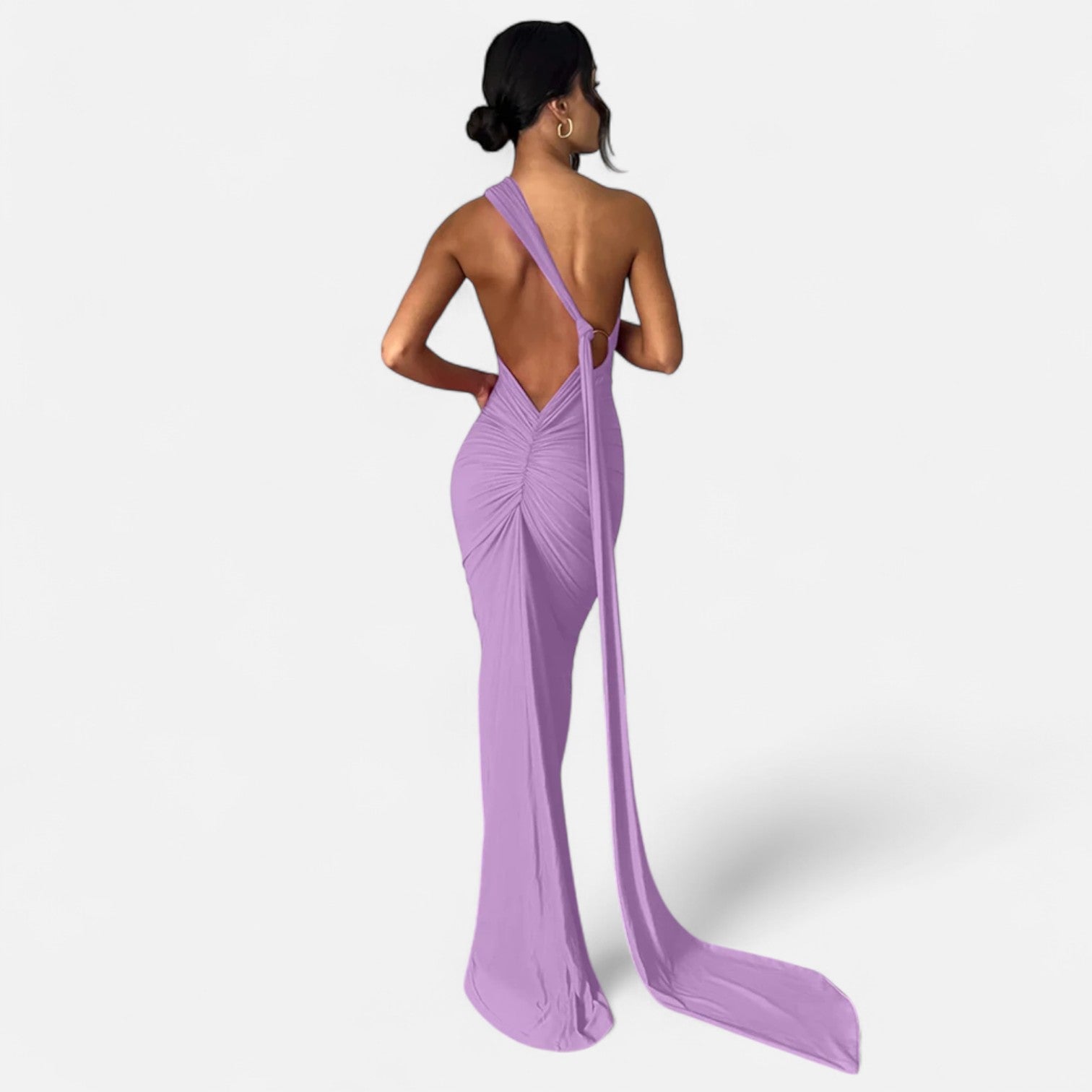 Elegant maxi-kjole til kvinder med én skulder og halterneck – figursyet kjole til aftenarrangementer