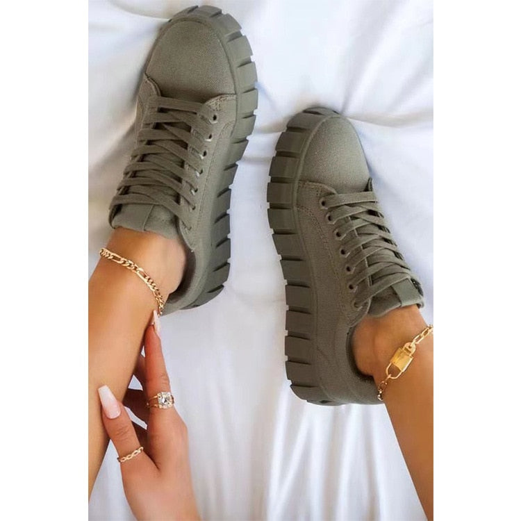Damskie niskie sneakersy – wygodne, amortyzowane, codzienne buty sportowe