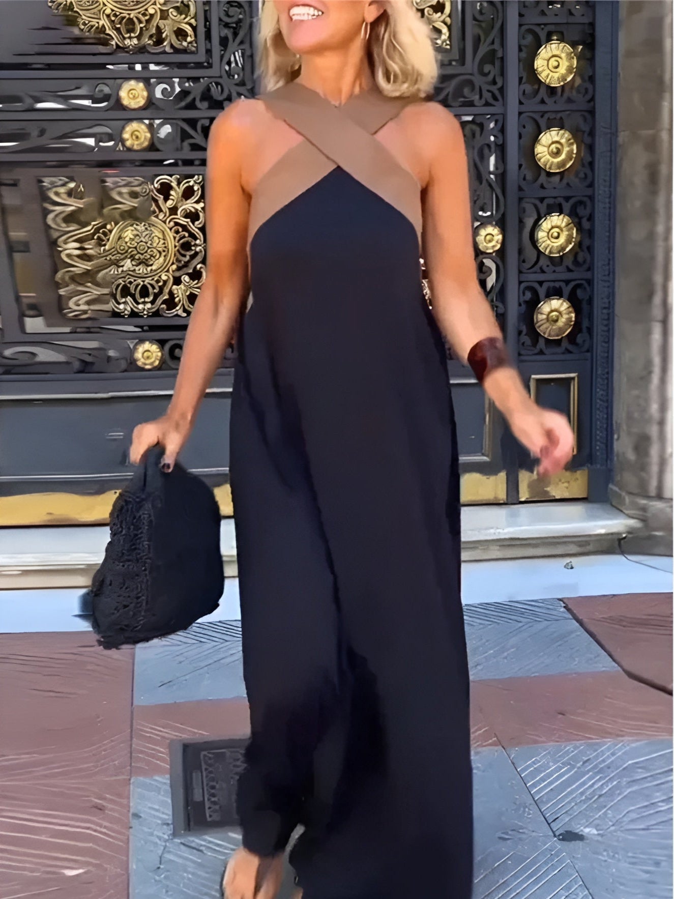 Női átlapolt halter maxi ruha légies sziluettel