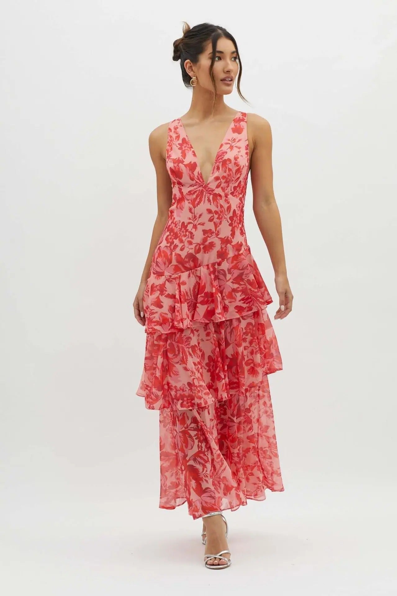 Rochie maxi de damă fără mâneci, cu decolteu în V – model imprimat cu volane suprapuse, pentru evenimentele de primăvară