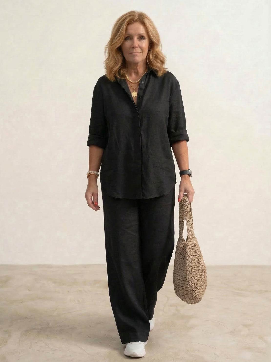 Completo donna con camicia oversize in lino e pantaloni a gamba larga