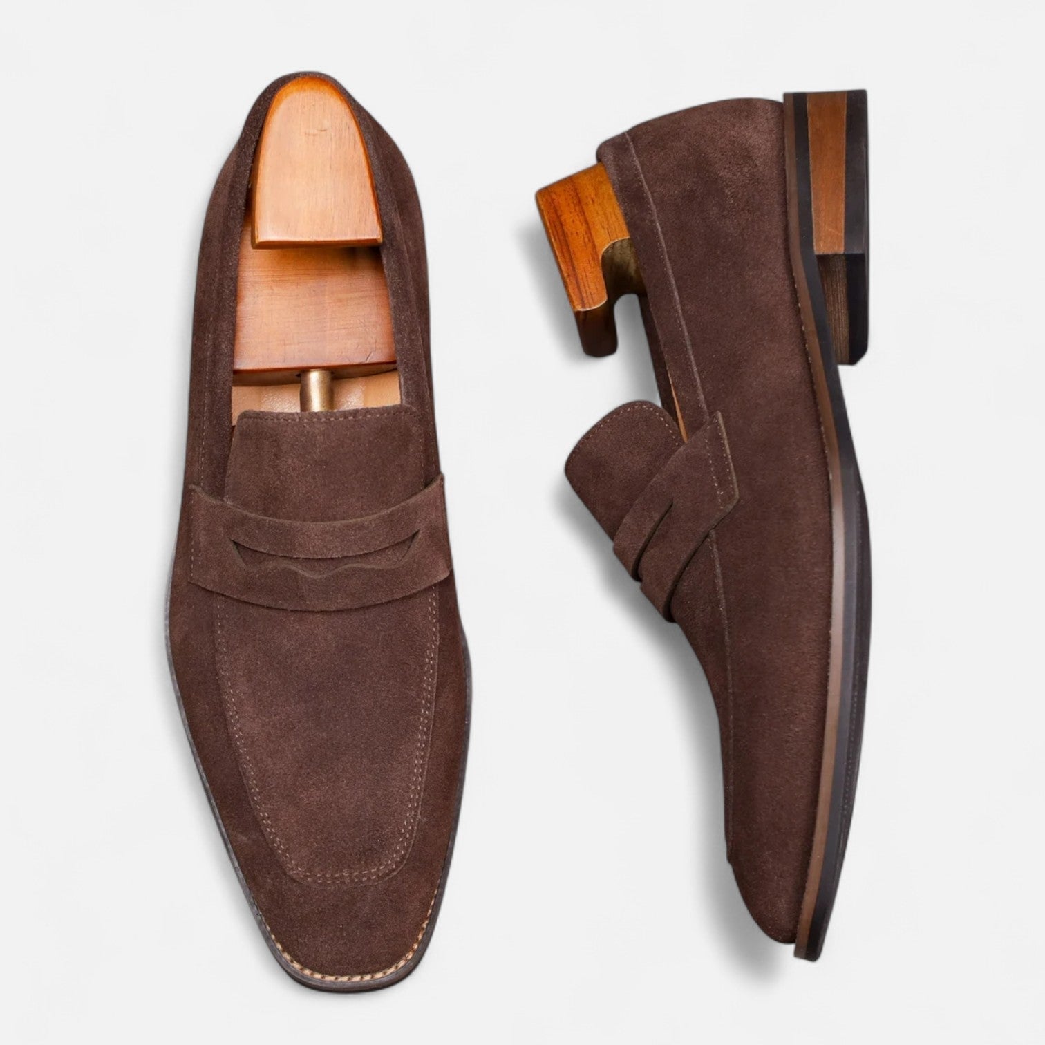 Mocassini da uomo in camoscio con morsetto, classici e eleganti, scarpe slip-on