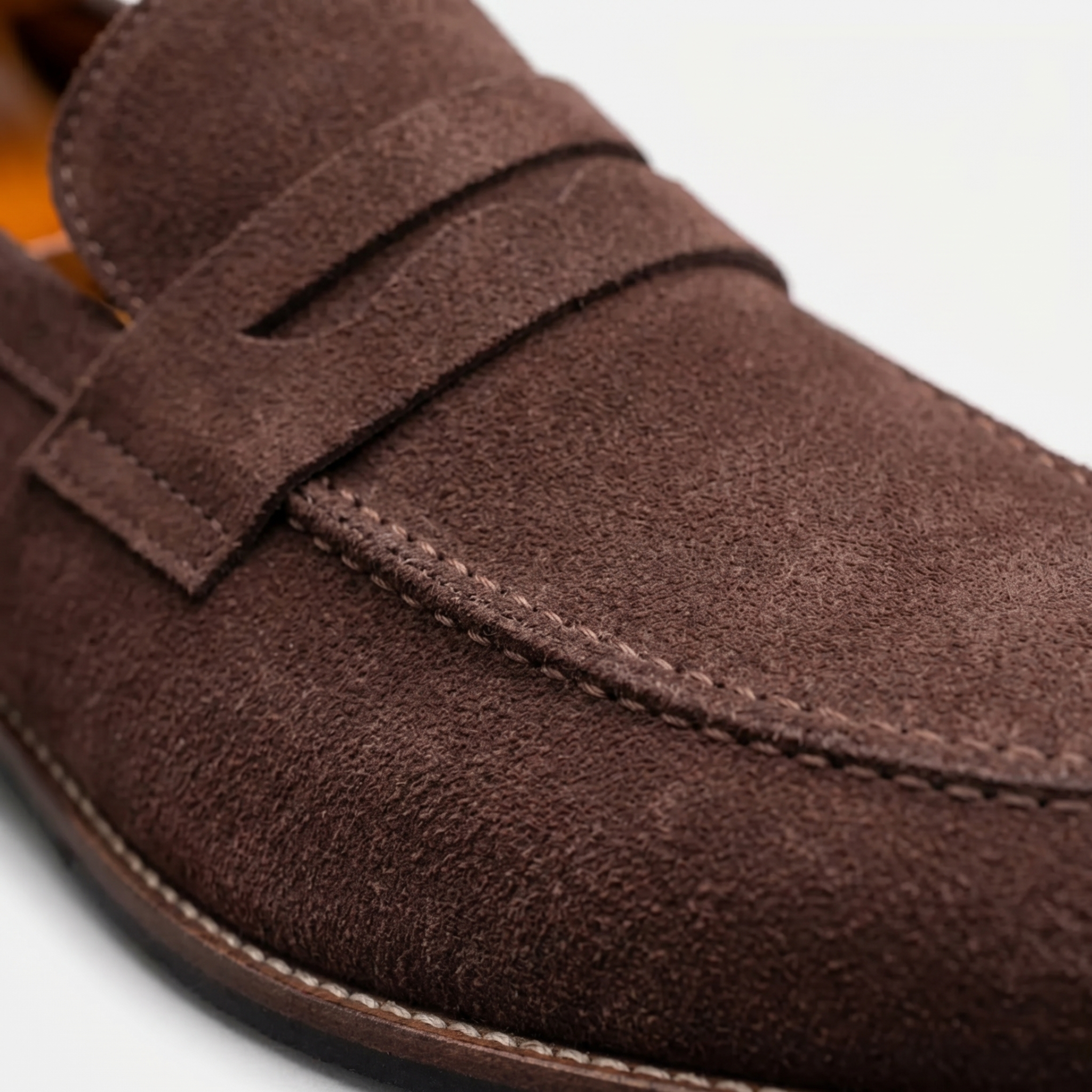 Mocassini da uomo in camoscio con morsetto, classici e eleganti, scarpe slip-on