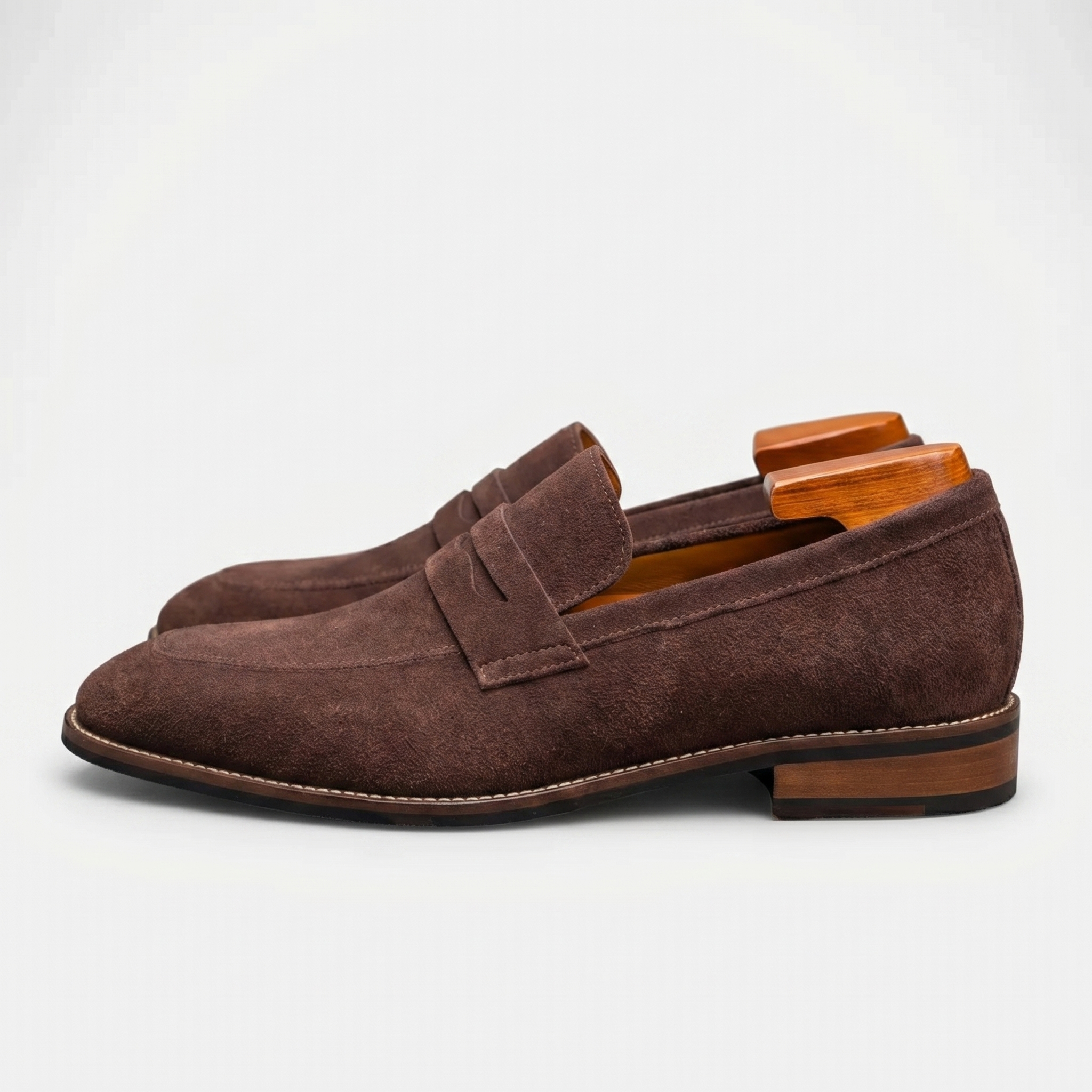Mocassini da uomo in camoscio con morsetto, classici e eleganti, scarpe slip-on