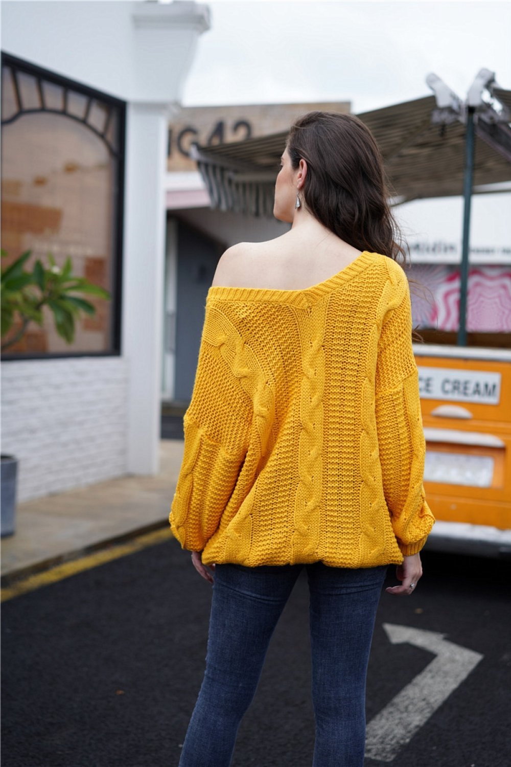 Women’s Off-Shoulder Cable-Knit Sweater – Relaxed V-Neck Pullover for Cosy Seasonal Styling