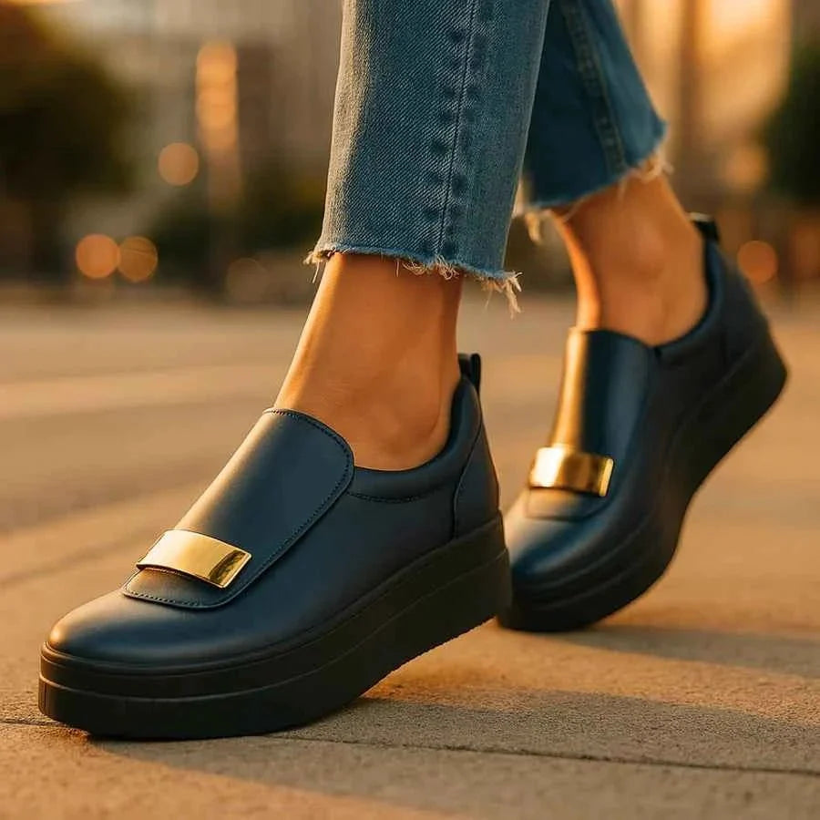 Plateaul loafers voor dames - instapschoenen met chunky zool en gespdetail voor nette casual alledaagse looks